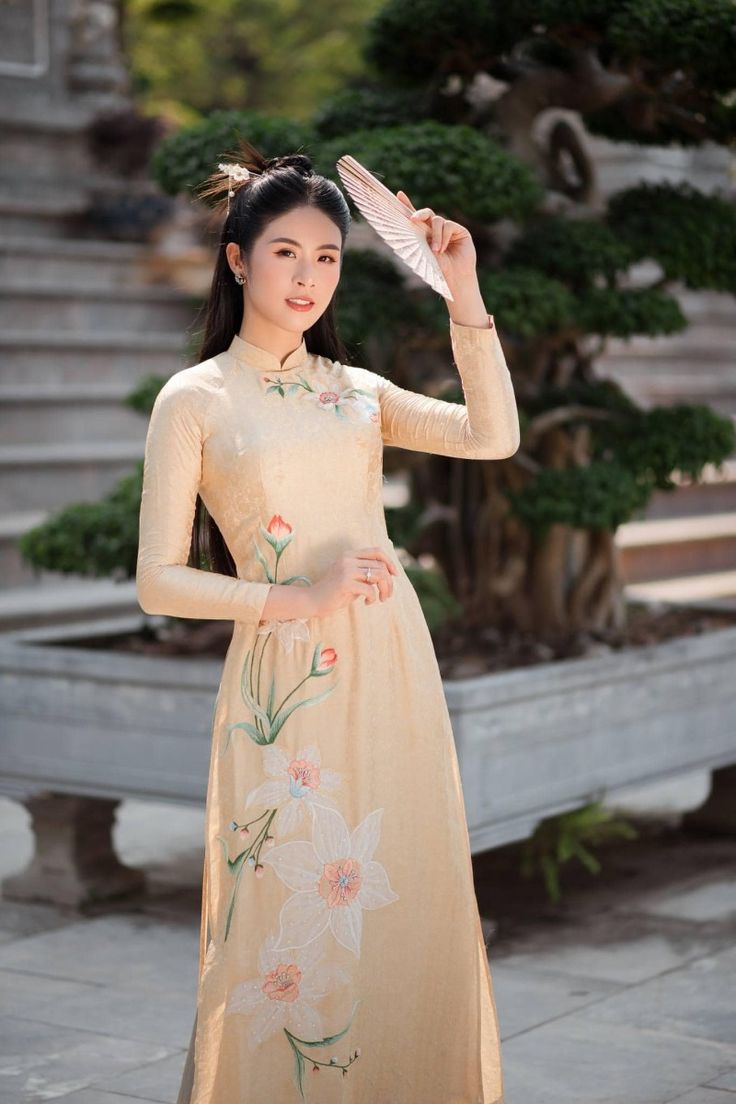 Chọn Trang Sức Cho Áo Dài Dự Tiệc Cho Người Lùn