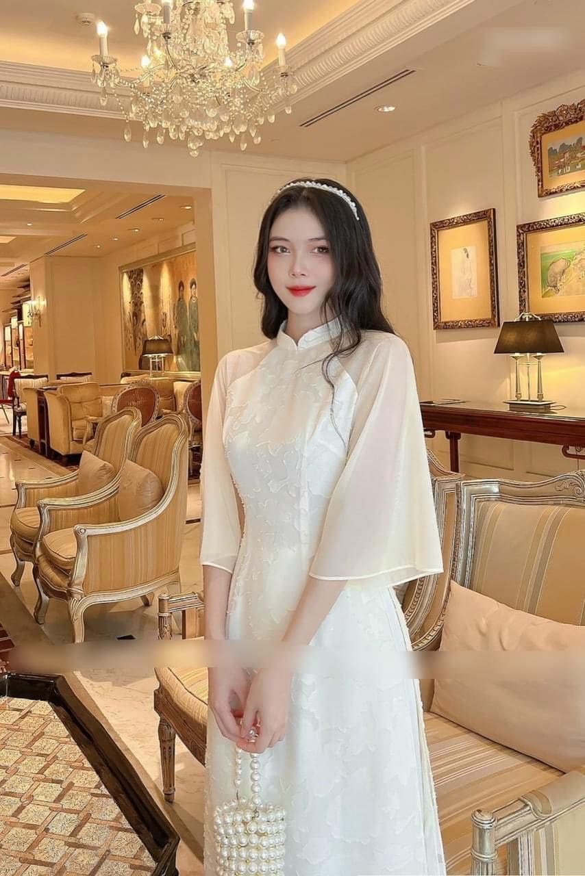 Chọn Màu Sắc Cho Áo Dài Dự Tiệc Cho Người Lùn