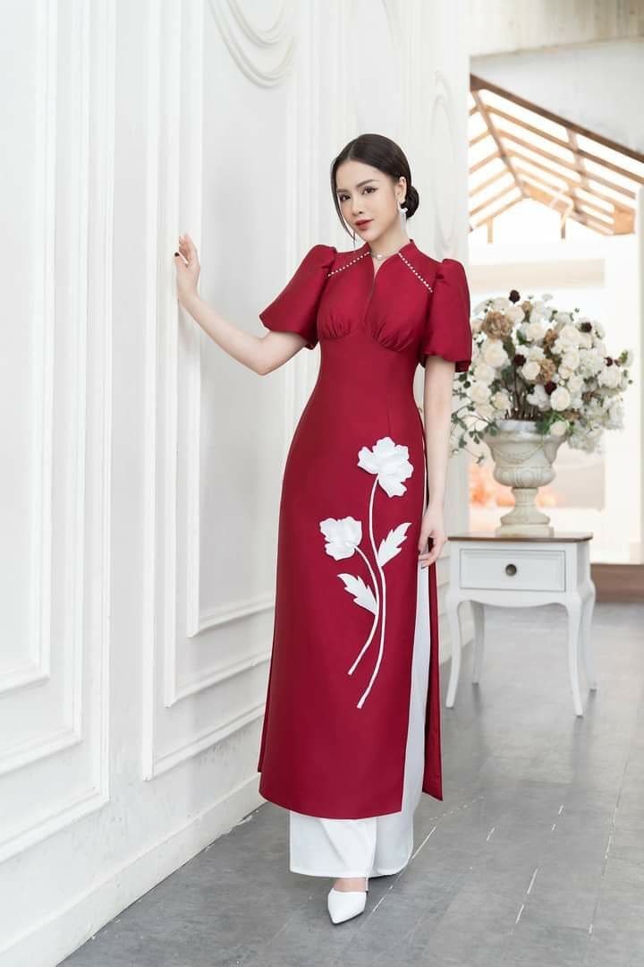 Màu Sắc Rực Rỡ Cho Áo Dài Dự Tiệc Cuối Năm