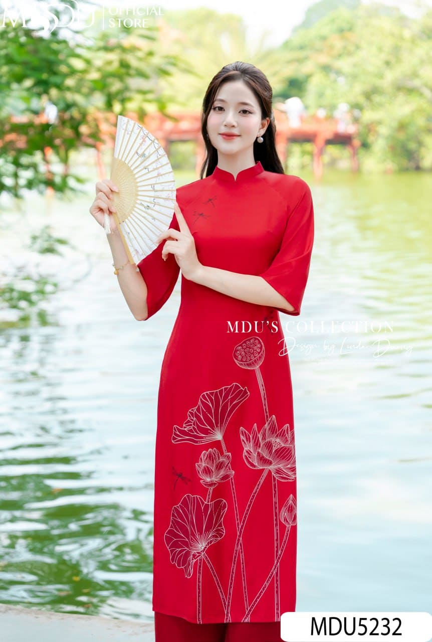 Áo Dài Dự Tiệc Cưới Trung Niên – Sang Trọng Và Lịch Lãm