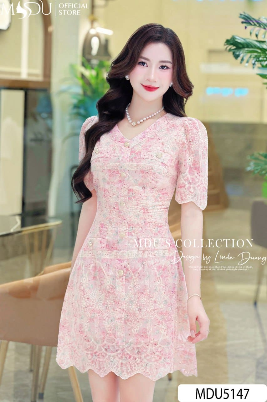 So sánh và mẹo chọn váy dự tiệc theo mùa