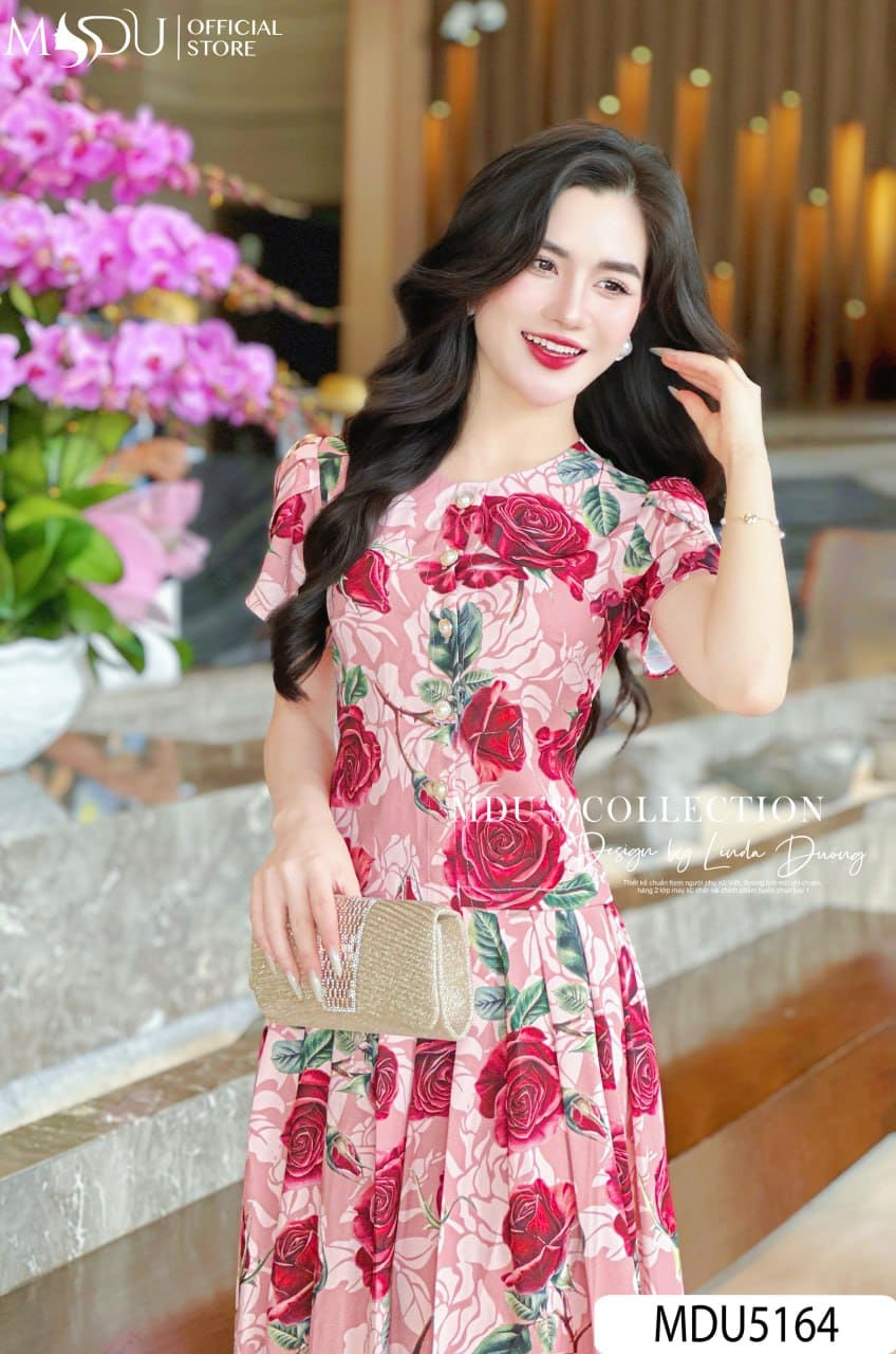 Kiểu Tóc Đẹp Cho Váy Dạ Hội Với Mặt Tròn