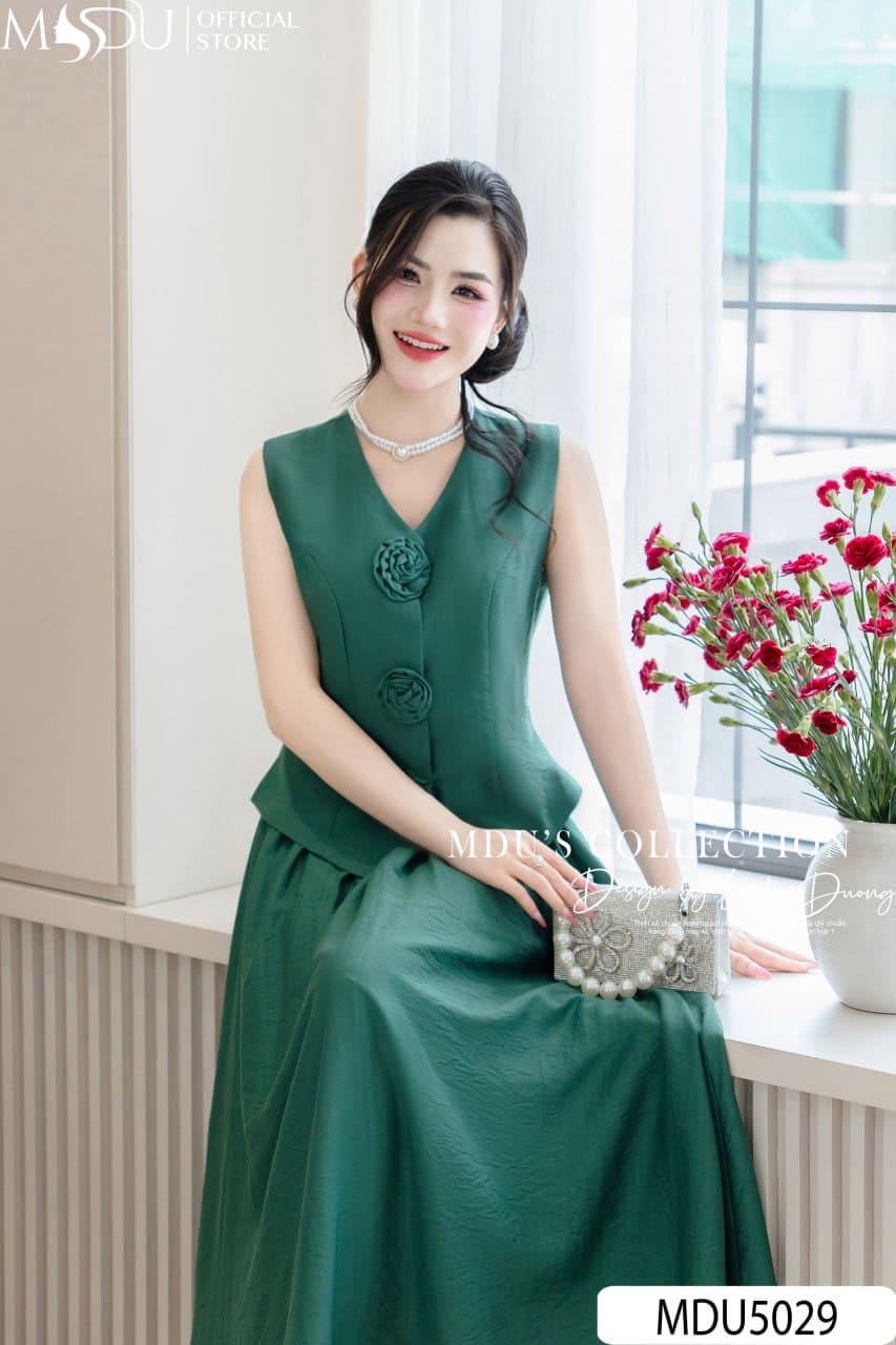 Trang Sức Tinh Tế Cho Váy Dạ Hội Mẹ Cô Dâu