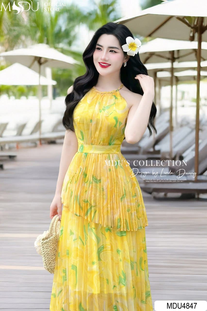 Tóc Và Makeup Hợp Với Váy Dạ Hội Cổ Yếm