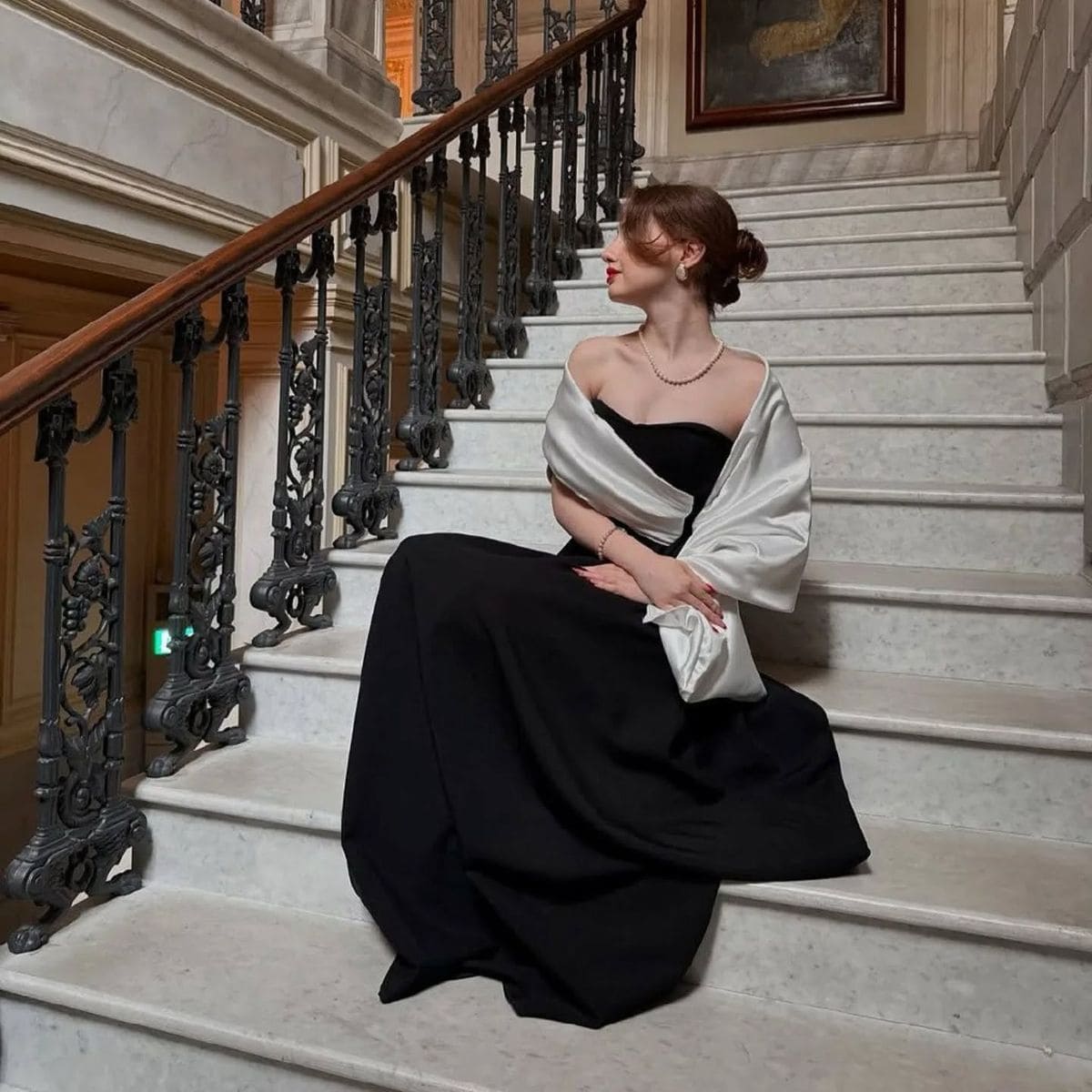 Váy Dạ Hội Đi Chụp Ảnh Kết Hợp Phụ Kiện Độc Đáo