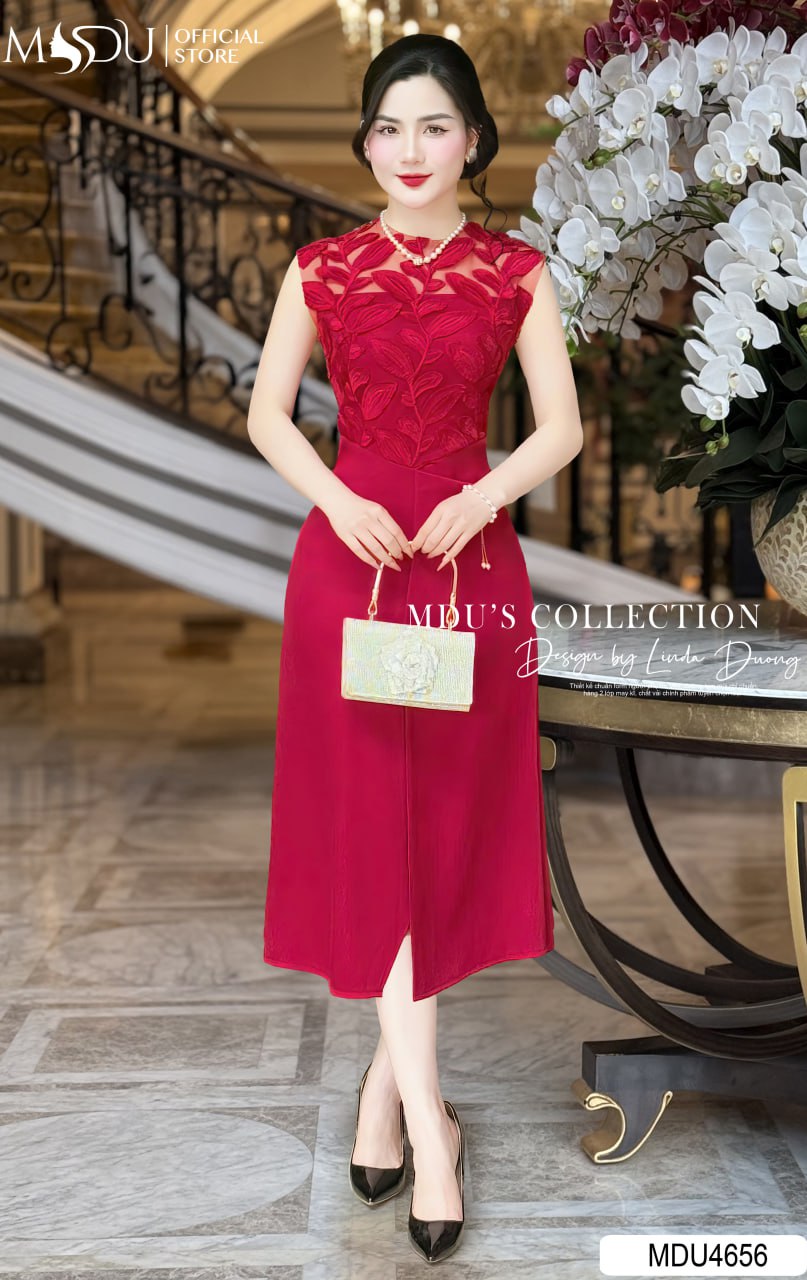 Váy Dạ Hội Đỏ Với Chi Tiết Xuyên Thấu