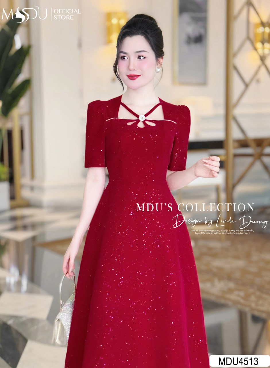 Váy Nhung Dạ Hội Với Chi Tiết Đính Kết