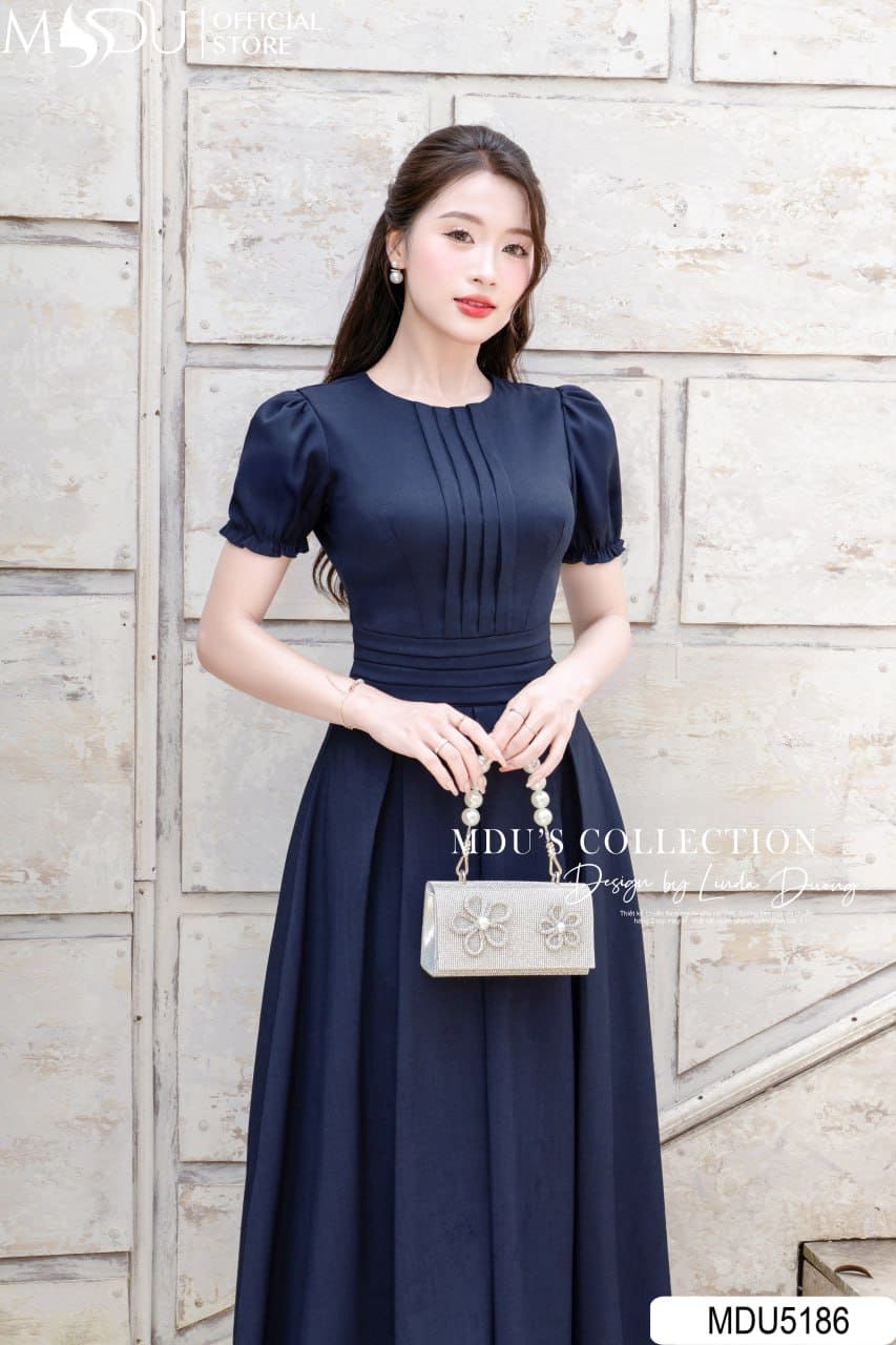 Giày Và Túi Đi Cùng Váy Dáng Xòe - Nhỏ Nhưng "Có Võ"