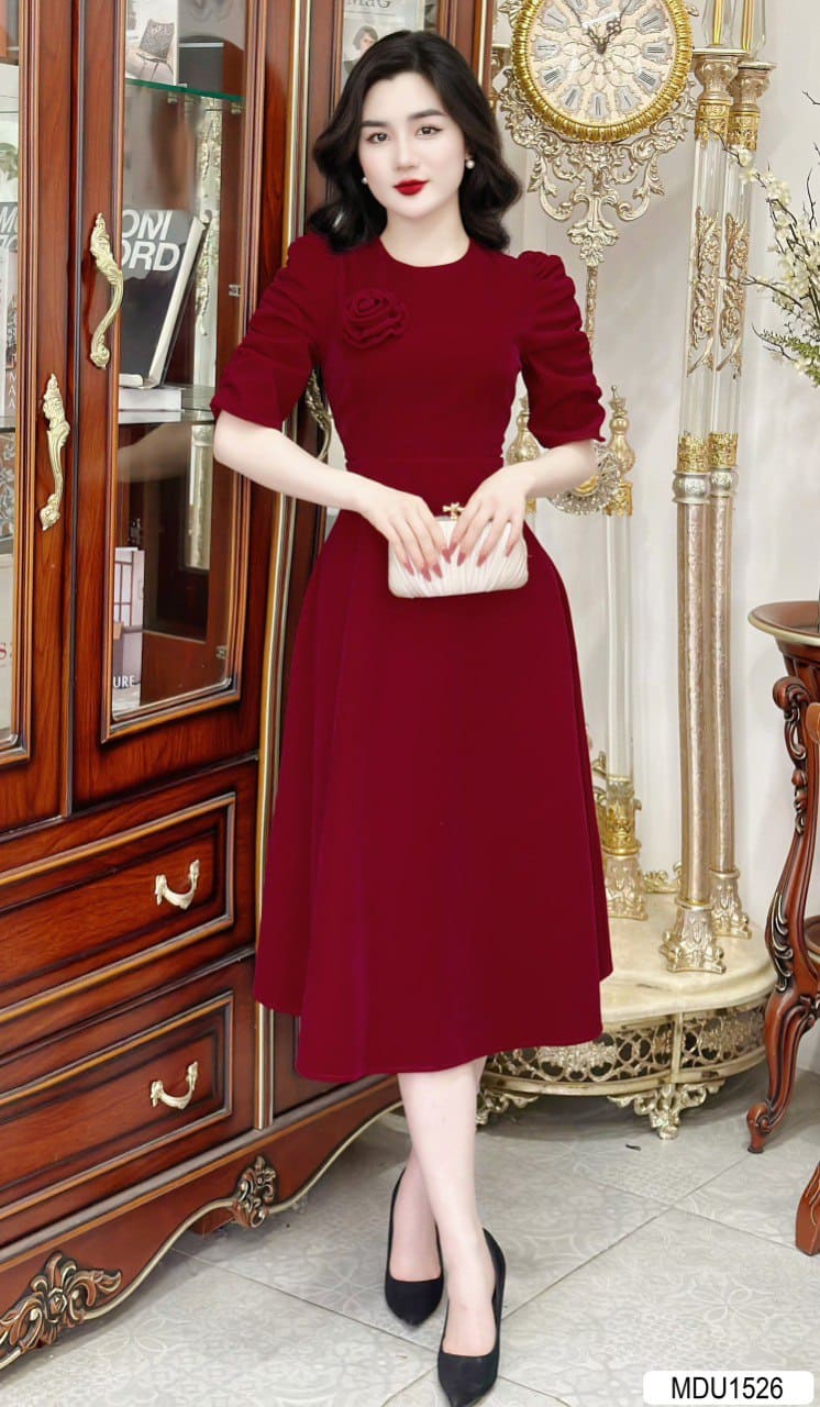 Váy Nhung Dạ Hội Cho Dáng Quả Lê