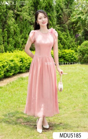 Váy Thiết Kế MDU5185 Tơ Crepe Hồng Pastel Dáng Xòe Dài Cổ Tròn Hoa Đính Vai Dây Rủ