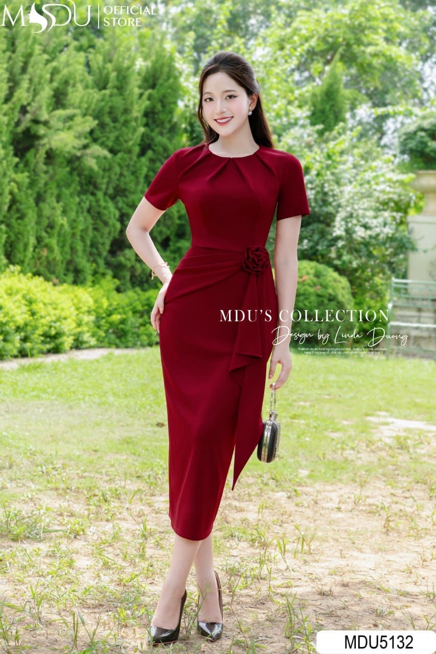 Kiểu Dáng Váy Thu Đông Công Sở "Hot Hit" Nhất 2025 - Váy Ôm